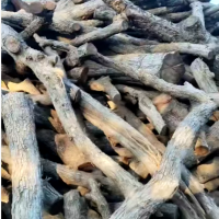 枣木劈柴，原木，大量现货，有需要联系13718200338
